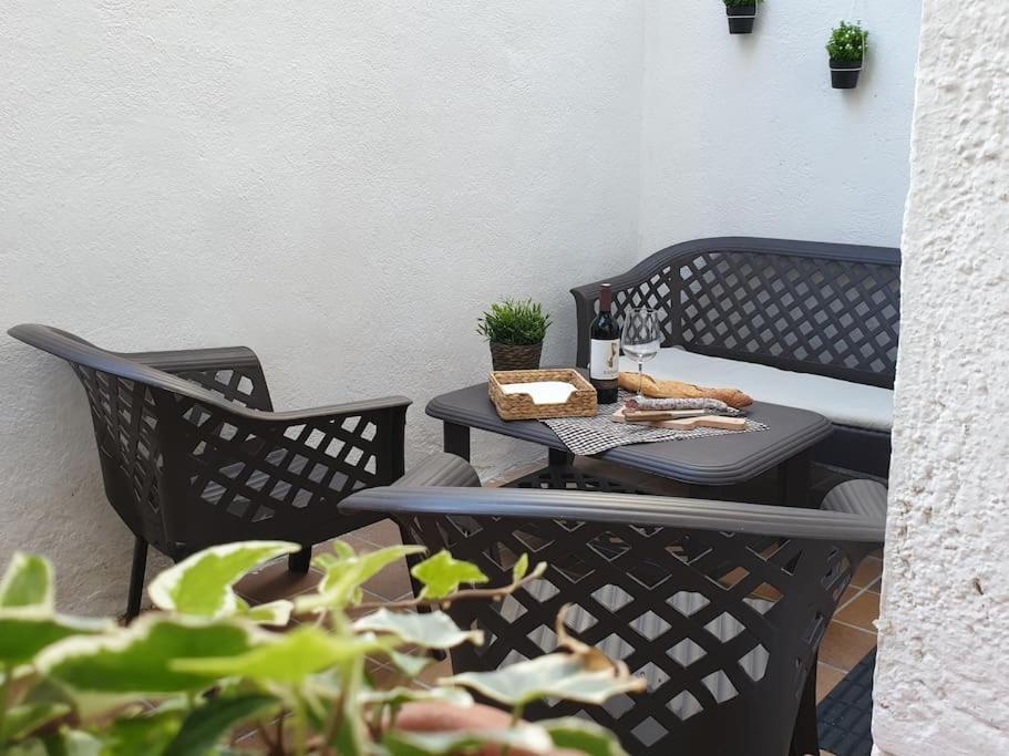 Casa Ramona Apartamento De Pueblo Con Patio En El Centro De Sant Joan Сан Хуан де лес Абадесес Екстериор снимка