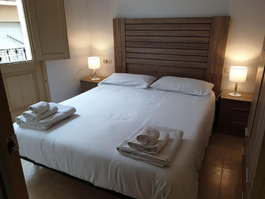 Casa Ramona Apartamento De Pueblo Con Patio En El Centro De Sant Joan Сан Хуан де лес Абадесес Екстериор снимка