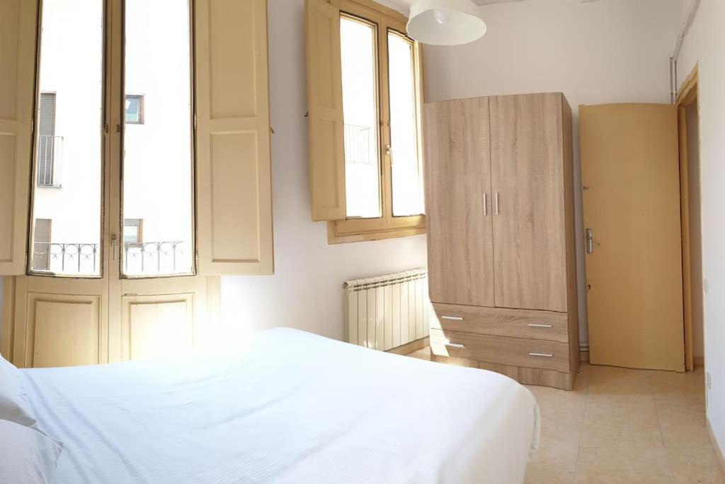Casa Ramona Apartamento De Pueblo Con Patio En El Centro De Sant Joan Сан Хуан де лес Абадесес Екстериор снимка